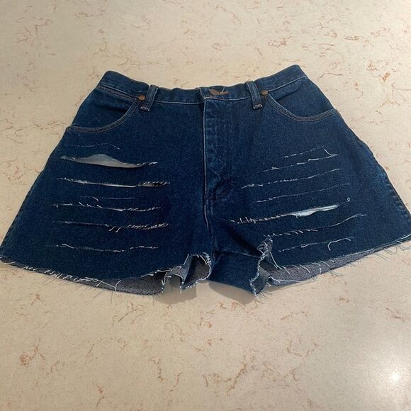 Wrangler vintage jean high waisted shorts SZ 7/8 - Picture 1 of 11